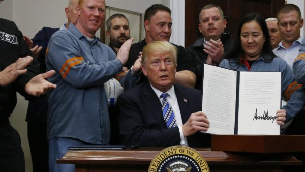 Trump anuncia arancel de 10% a USD 300.000 millones de importaciones chinas&nbsp;&nbsp;