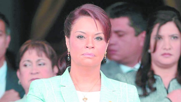 Crean comisión para evaluar retiro de inmunidad a Otto Pérez