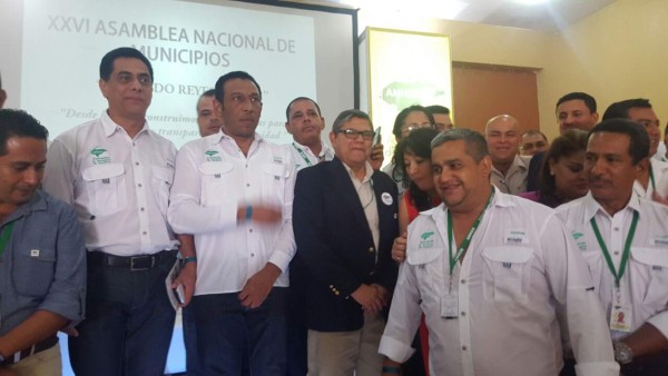 Reeligen a Nery Cerrato como presidente de la Amhon