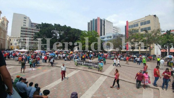 La marcha de los trabajadores del 1 de mayo en el lente de EL HERALDO