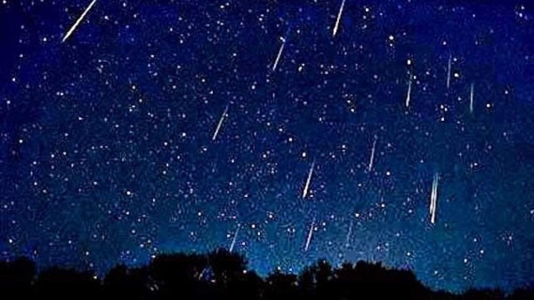 La doble lluvia de estrellas que adornará el cielo esta noche