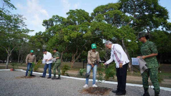 FOTOS: 10 datos sobre la visita de Juan Orlando Hernández a López Obrador en México