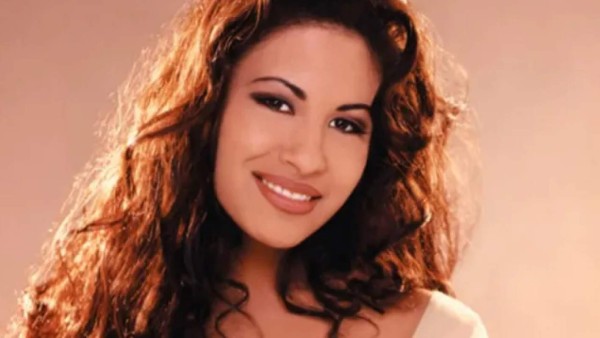 FOTOS: Christian Serratos actriz que dará vida a Selena en Netflix