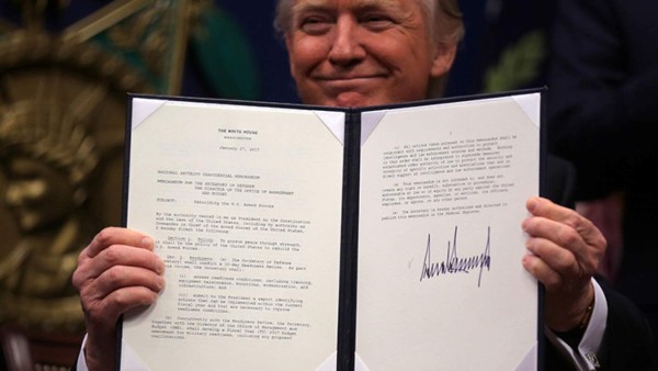 El futuro de miles de jóvenes de EEUU depende de una firma de Trump &nbsp;