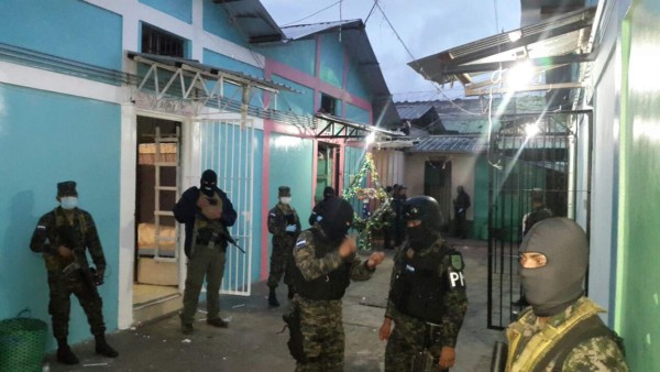Realizan operativos en el centro penal de Comayagua, hallan antena para hacer llamadas