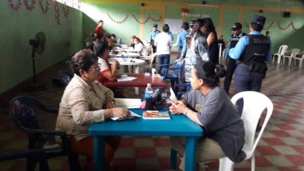 Lo que no se vio durante el traslado de mujeres pandilleras a la cárcel de Támara