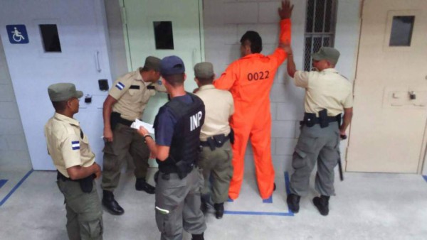 Honduras: 16 presos de El Pozo son llevados a juicio por asesinato