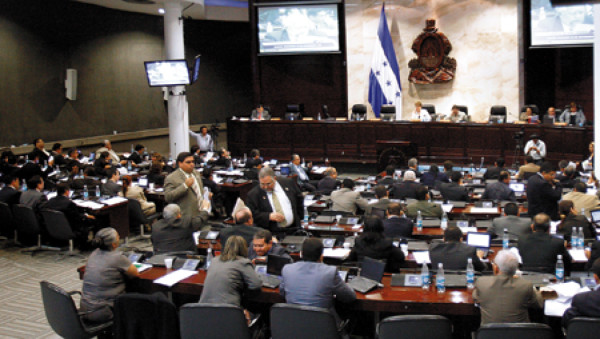 A dictamen ley que crea la superintendencia