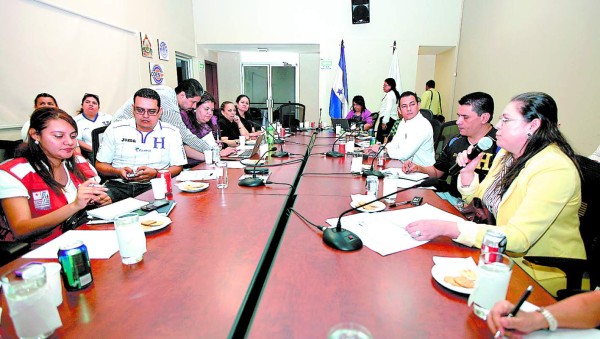 Preparan equipo contra chikungunya