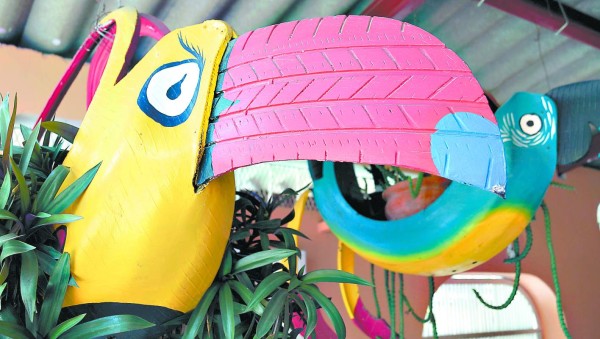 El arte de embellecer reciclando llantas