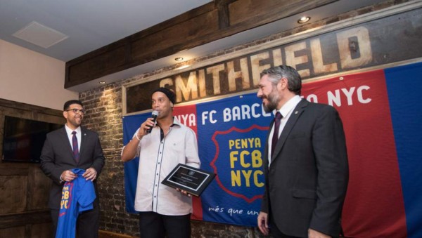 Dinho volverá a jugar con Messi en el Barcelona&nbsp;&nbsp;