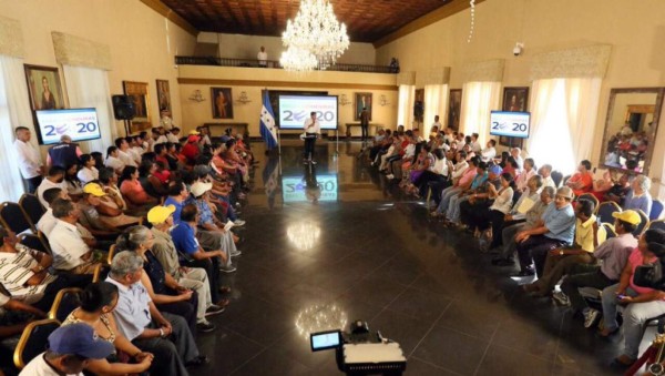 Honduras: 'Canillitas” y sus hijos recibirán becas de estudio