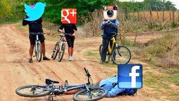 Los memes por la caída mundial de Facebook