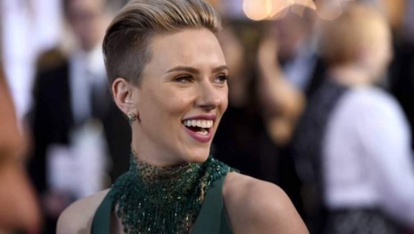 El beso que incomodó a Johansson en los Oscar