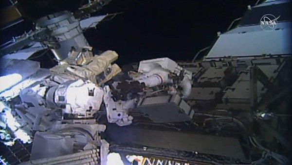 NASA: La histórica y primera caminata de dos mujeres en el espacio