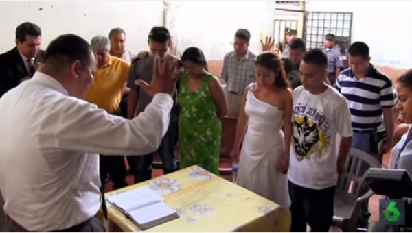 Pandilleros se juran amor eterno con sus parejas en cárceles de El Salvador