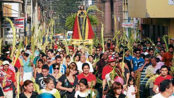 Iglesia católica pide a hondureños caminar junto a Cristo en la semana mayor
