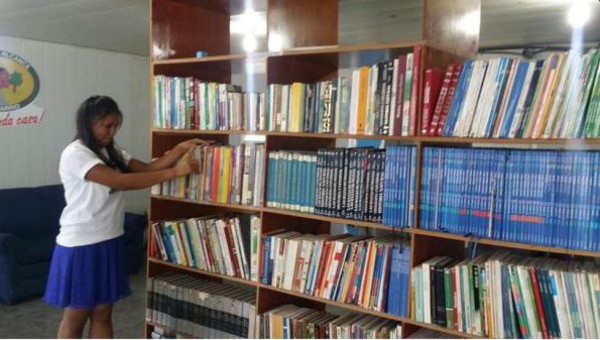 Presidente de Honduras inaugura Centro de Alcance en la capital