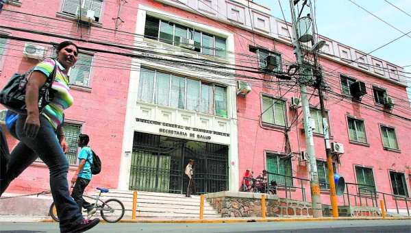 Aplazados jefes de Salud en pruebas de confianza