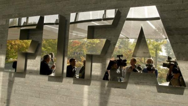 Se entregan empresarios argentinos envueltos en caso FIFA