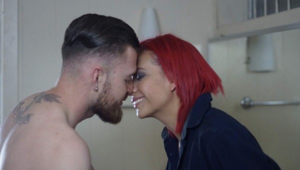 Linda Perdomo explora su faceta solista con 'No estás aquí'