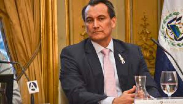Retiran inmunidad a un embajador salvadoreño para que enfrente justicia&nbsp;