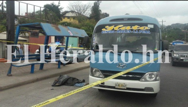 Matan a cobrador de bus frente a la colonia San Ángel, en el bulevar Fuerzas Armadas