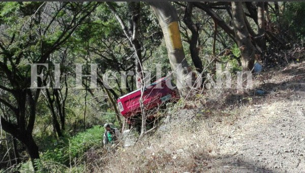 FOTOS: Dos muertos en accidente vehicular en cuesta La Moramulca