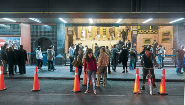 Dos muertos y pánico por sismo