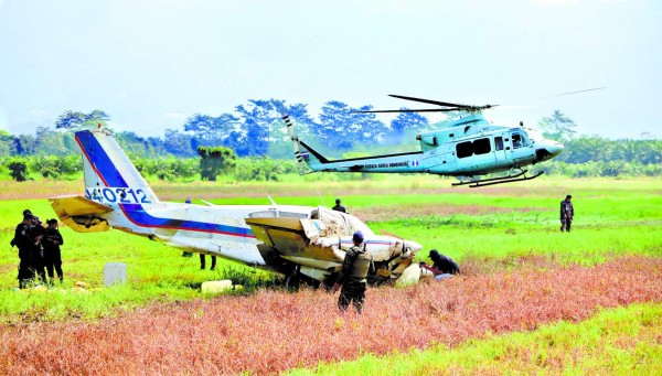 Destruida encuentran narcoavioneta en Yoro