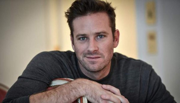 Los inquietantes mensajes de Armie Hammer, actor acusado de violación y canibalismo