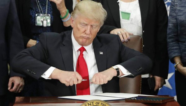 Justicia de EEUU frena tercer decreto migratorio de Trump &nbsp;&nbsp;