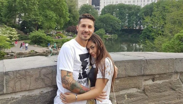 La modelo Larissa Riquelme se compromete