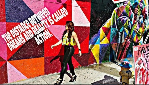 Actriz hondureña Debbie Bertrand debuta en novela de Telemundo