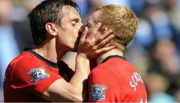 Fotos: Futbolistas que han puesto en entredicho su sexualidad con comprometedores momentos