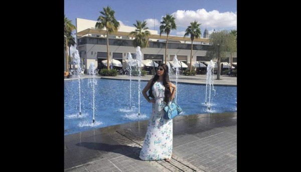 El hombre 'más bello del mundo' presenta a su novia