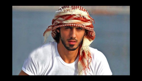 El hombre 'más bello del mundo' presenta a su novia