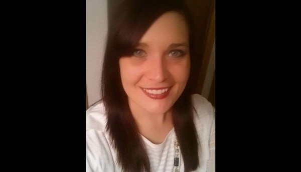 Descubren a maestra teniendo sexo con alumno en hotel