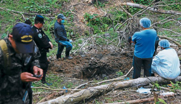 Exhuman primeros cuerpos en cementerio clandestino