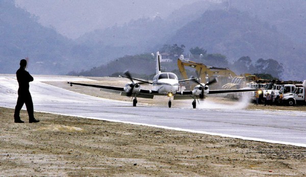Gobierno inaugura aeródromo de Celaque