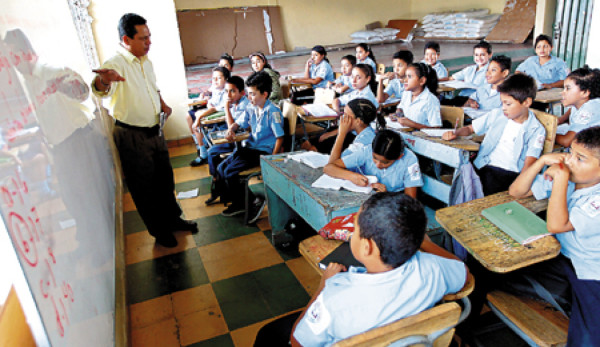Educación extenderá cuatro días el año escolar