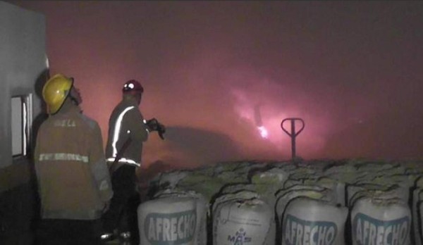Incendio consume bodega en Choloma
