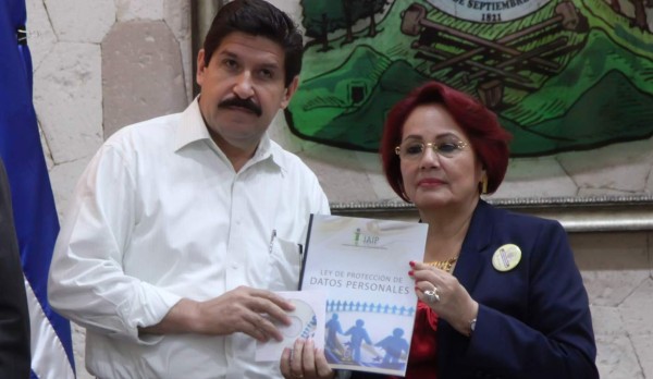 IAIP entrega al Congreso Nacional la Ley de Datos Personales Confidenciales en Honduras