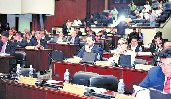 Contratos para red vial aprobará CN en Gracias