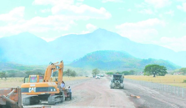 250 millones para carreteras de El Paraíso