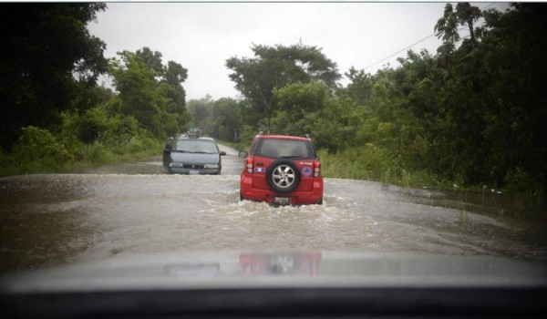 Tras desplazarse por Guatemala y Belicé, el huracán Earl perdió potencia y se convirtió en tormenta tropical.
