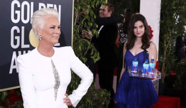 ¿Por qué la 'chica del agua' de los Golden Globes 2019 demandó a la empresa que la lanzó a la fama?