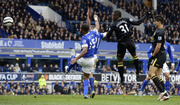 Wigan, a semifinales de Copa con gol de Maynor Figueroa