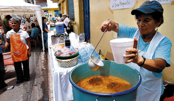 Capitalinos degustaron delicias culinarias de la cocina catracha