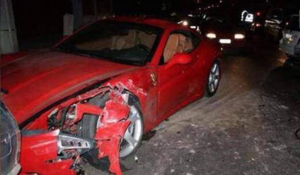 Figura de la selección chilena se accidentó con su Ferrari